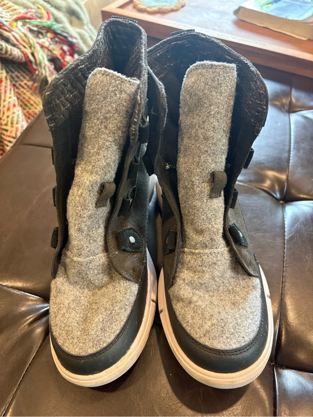 Explorer II Joan Felt Jet Vapor Suede Ankle Boots 8.5 (no Laces)